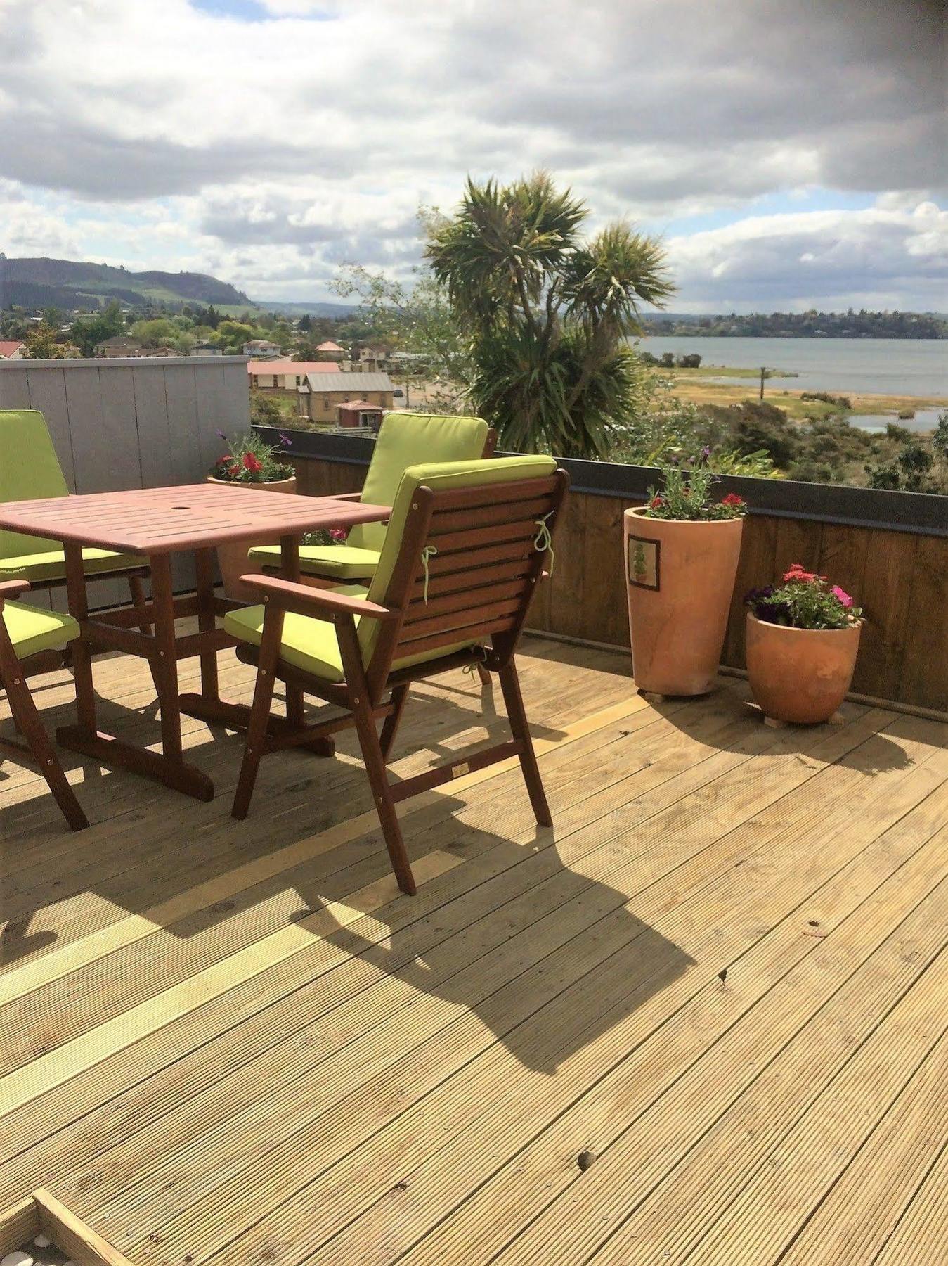 Lakeside City Apartments - Penthouse And Studio Rotorua Exteriör bild