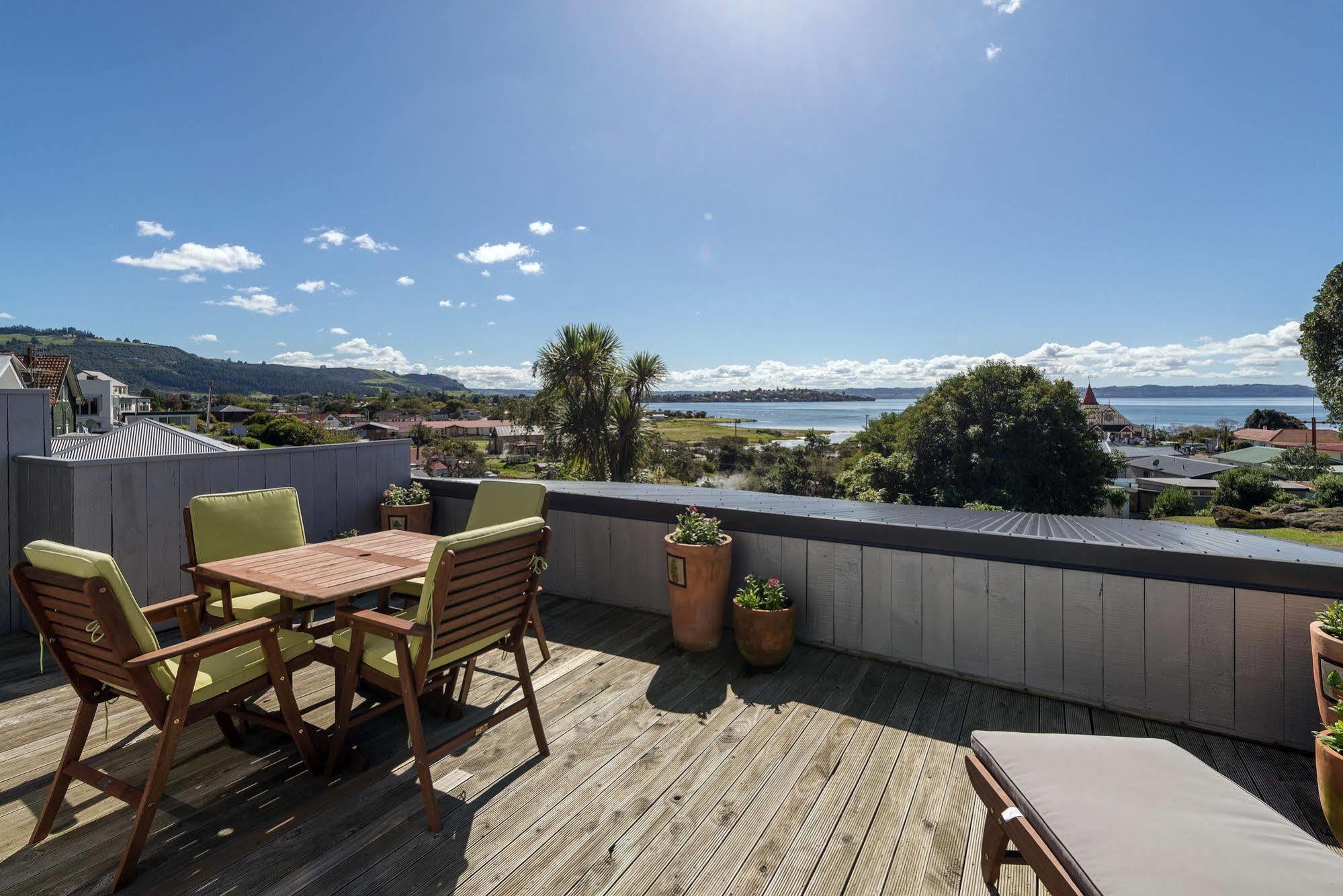 Lakeside City Apartments - Penthouse And Studio Rotorua Exteriör bild