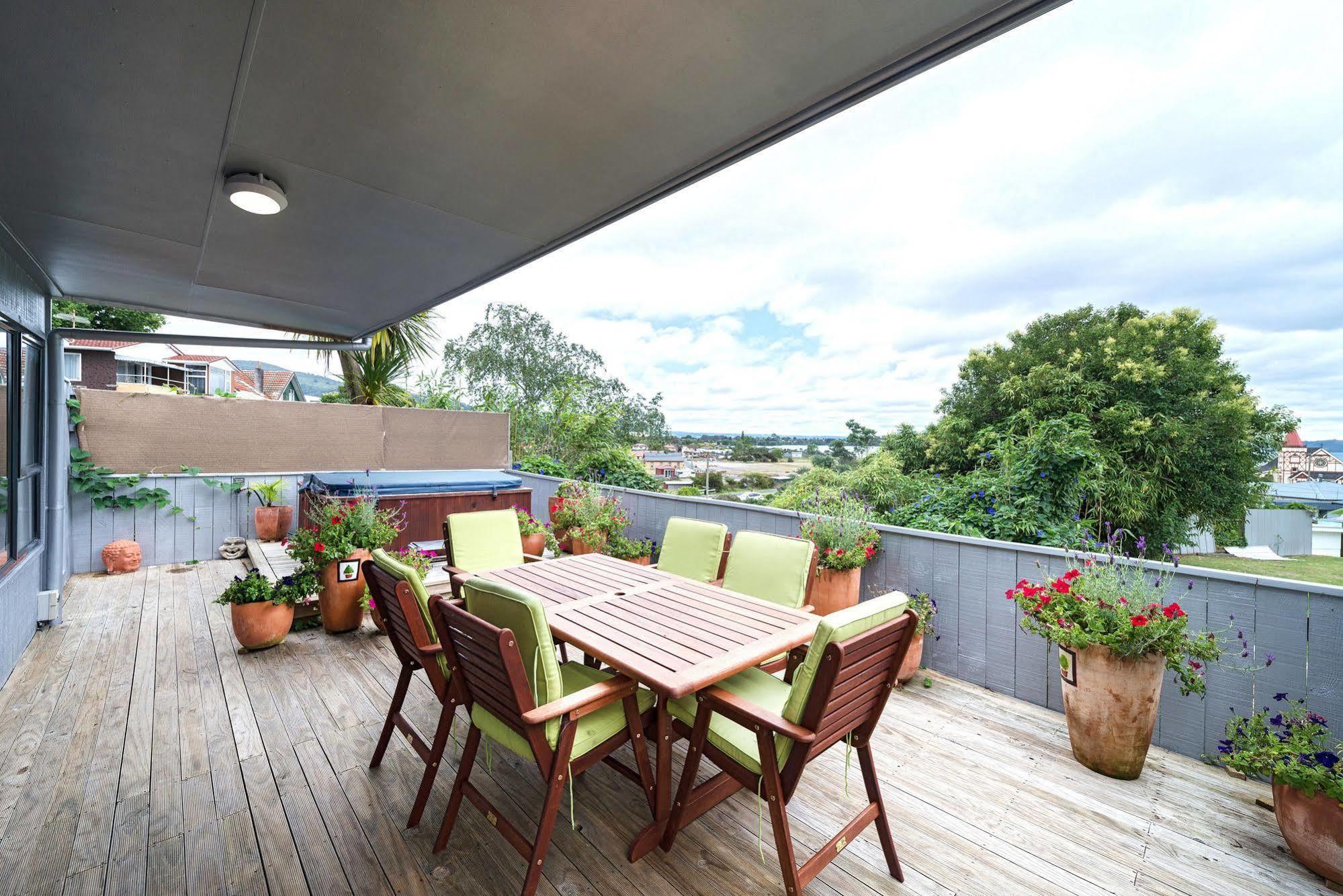 Lakeside City Apartments - Penthouse And Studio Rotorua Exteriör bild